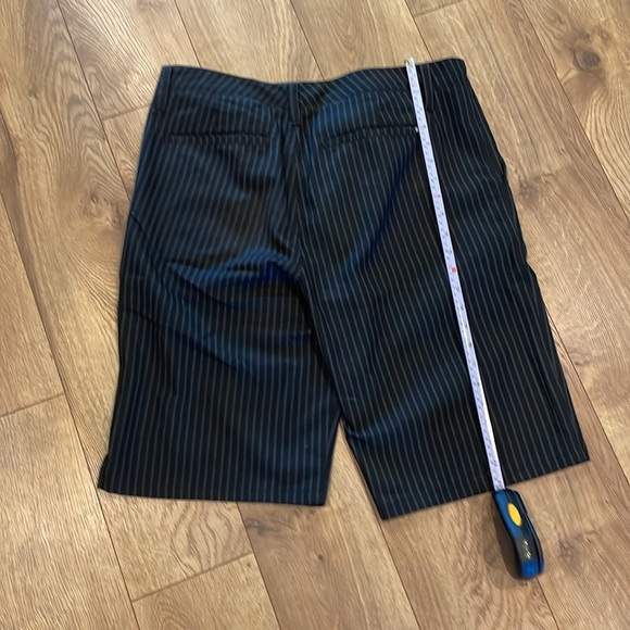 Hurley black striped shorts size 32. Long style. - Picture 6 of 6